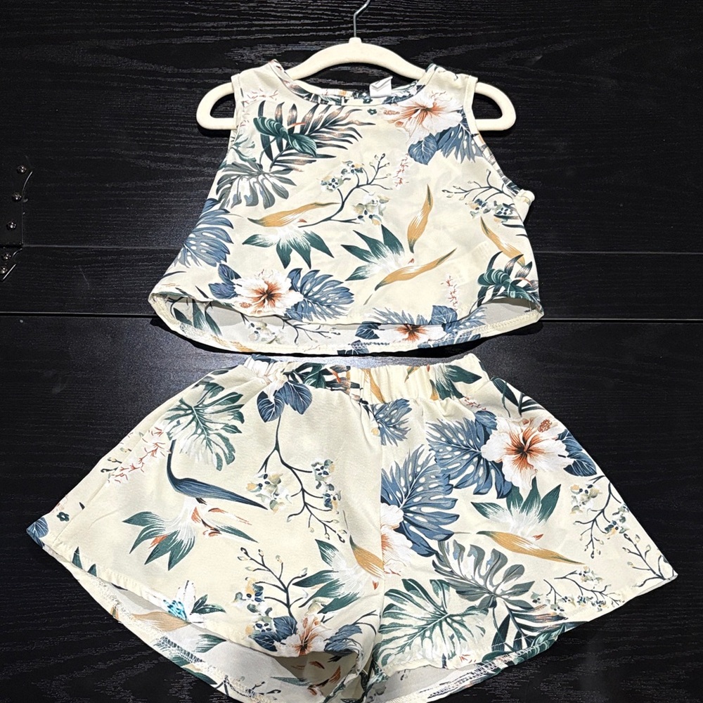 SHEIN Cream Tropical Print Kids Tee with Green & Blue Accents